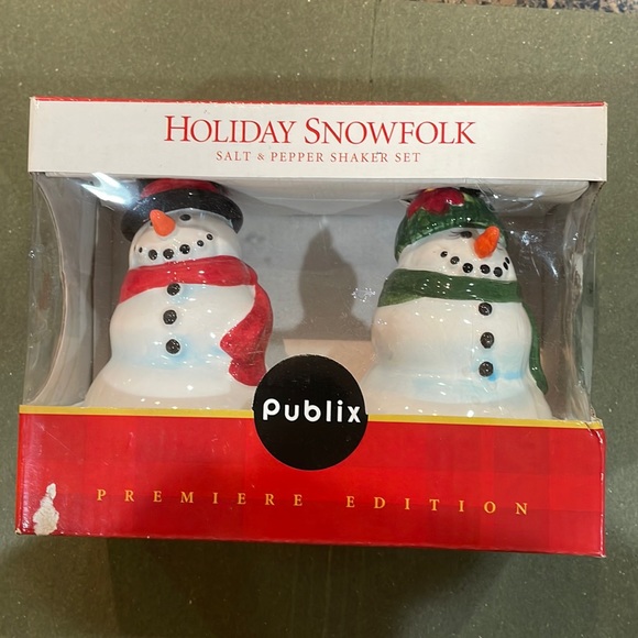 Other - 2004 Publix Holiday Snowfolk salt and pepper shaker set